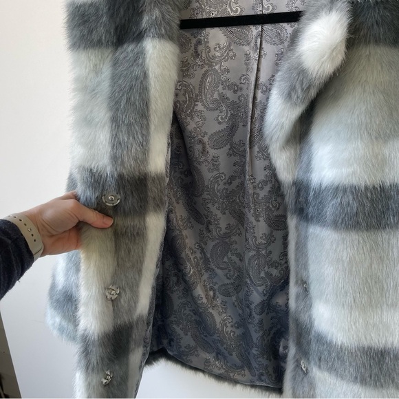 Soft Surroundings Plaid Faux Fur Coat Grey and White size XS - Picture 5 of 6